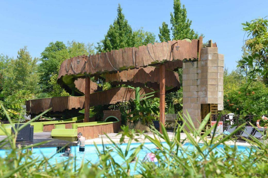 Kampaoh Mezos Hotel Exterior photo
